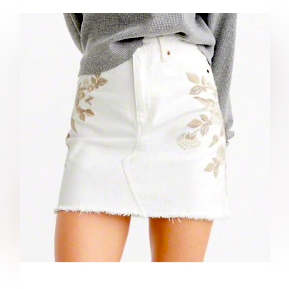 ABERCROMBIE & FITCH Cream Embroidered Zoe Natural Rise Vintage Mini Skirt